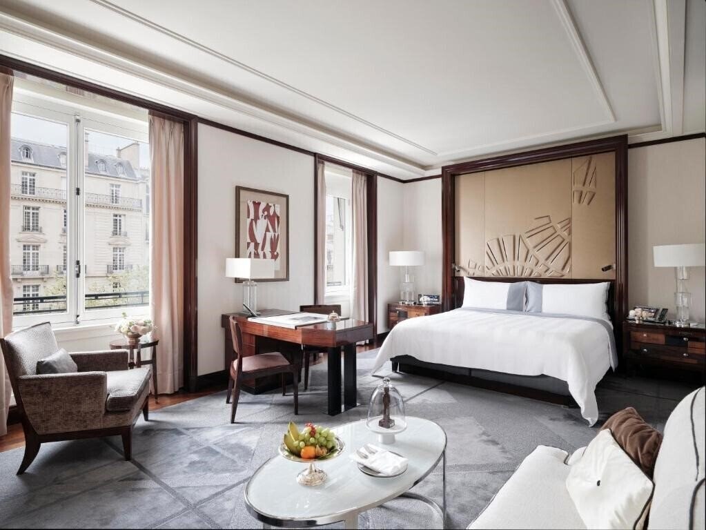 Територія The Peninsula Paris 5*