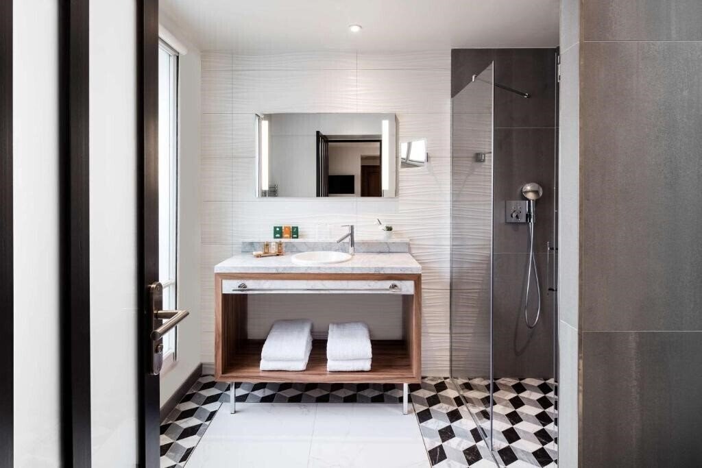 Территория Best Western Premier Kapital Opera 4*