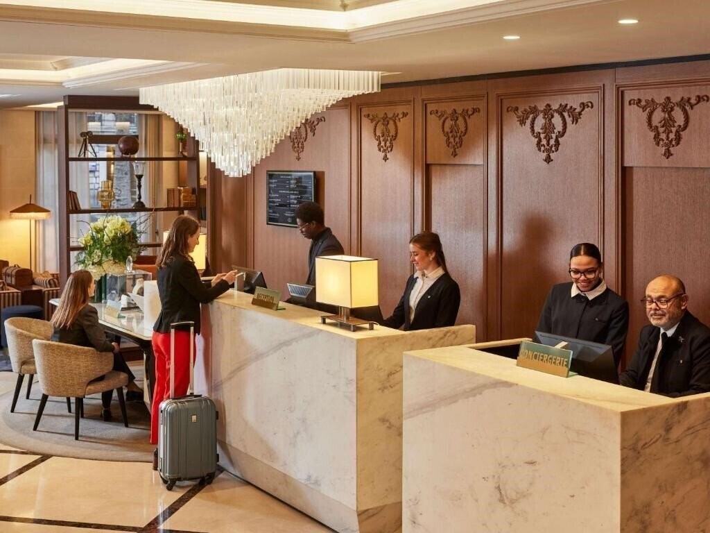 Апартаменты Sofitel Paris Baltimore Tour Eiffel 5*