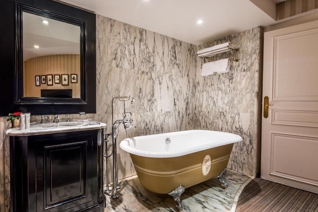 Апартаменты Chateaubriand 4*