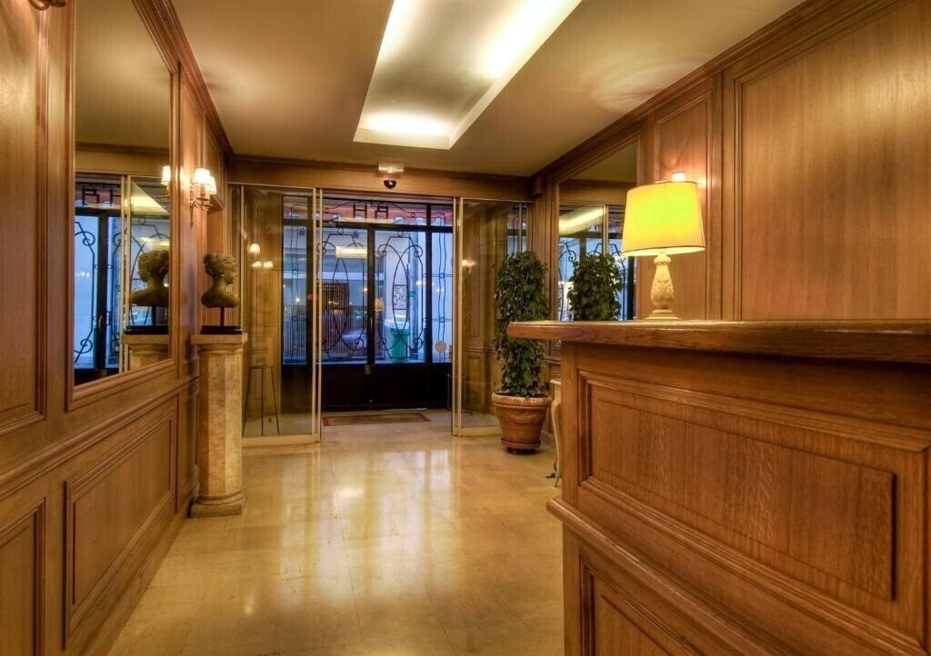 Вид Baudelaire Opera 3*