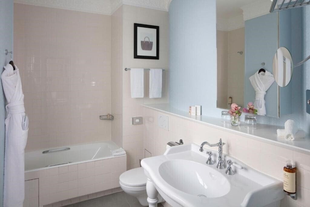 Вид Le 123 Elysees 4*