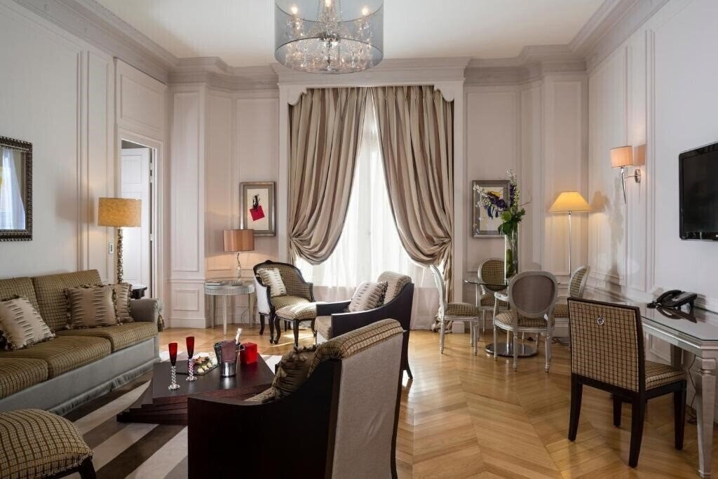 Фотография Majestic Villa & Hotel 5*