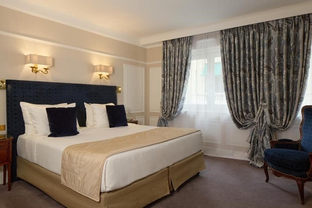 Вид Majestic Villa & Hotel 5*