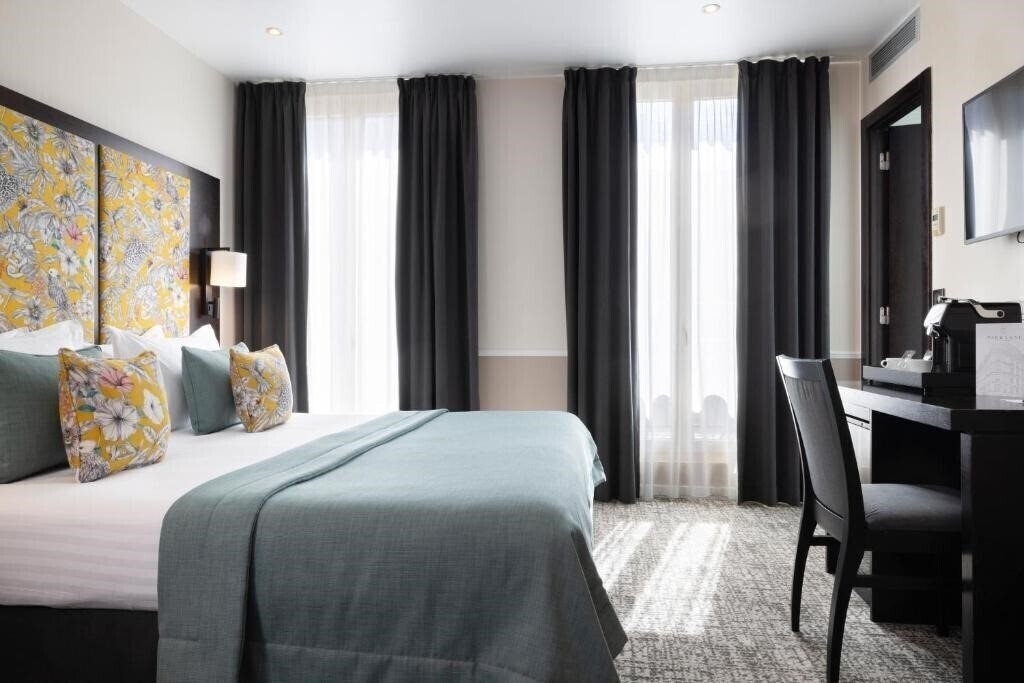 Вид Park Lane Paris 4*