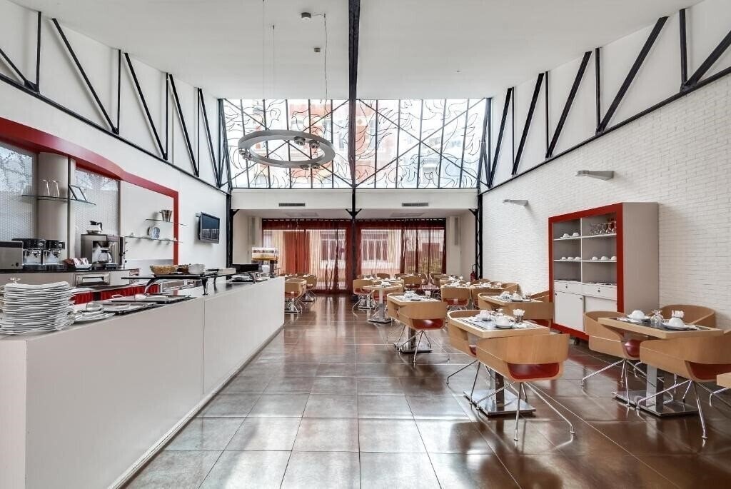 Отель Pavillon Nation 3*