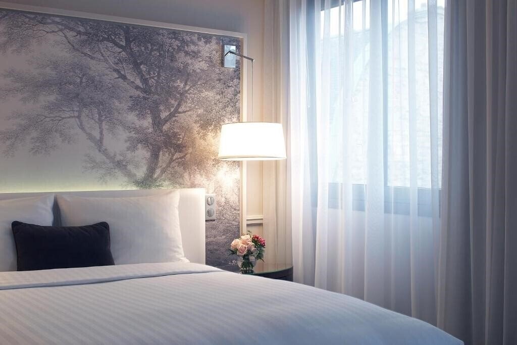 Фотография Renaissance Paris Nobel Tour Eiffel Hotel (ex. Renaissance Paris Hotel Le Parc Trocadero) 4*