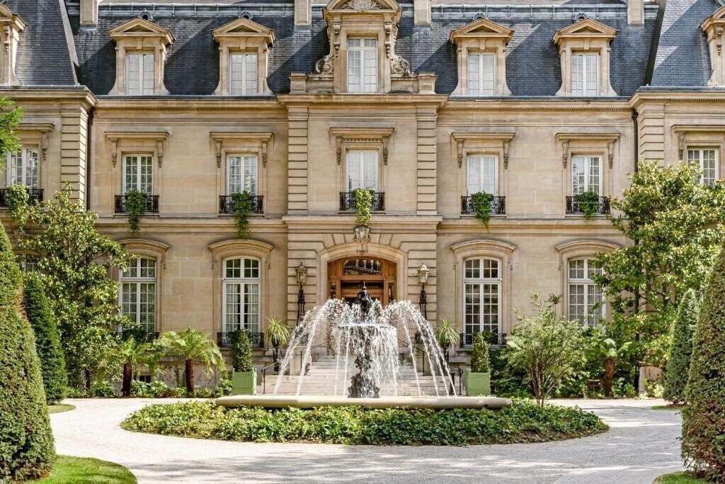 Готель Saint-James Paris 5*