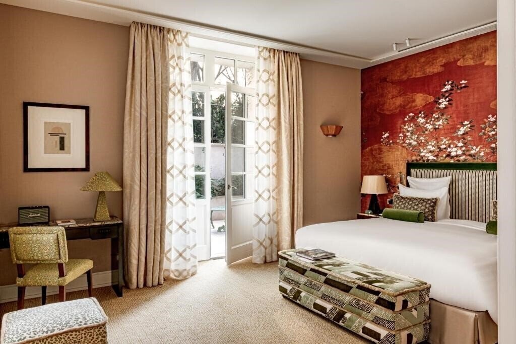 Фото Saint-James Paris 5*
