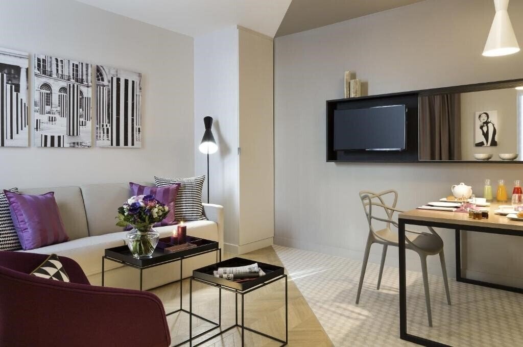 Готель Citadines Opera Grands Boulevards Paris 3*