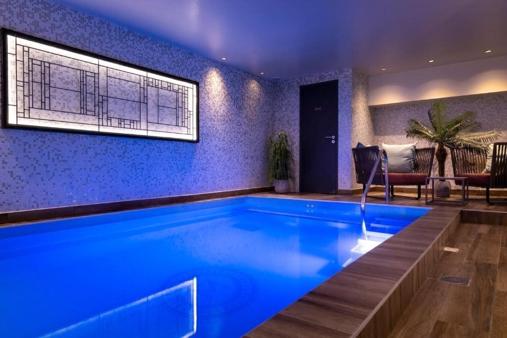 Готель Les Matins De Paris 4*