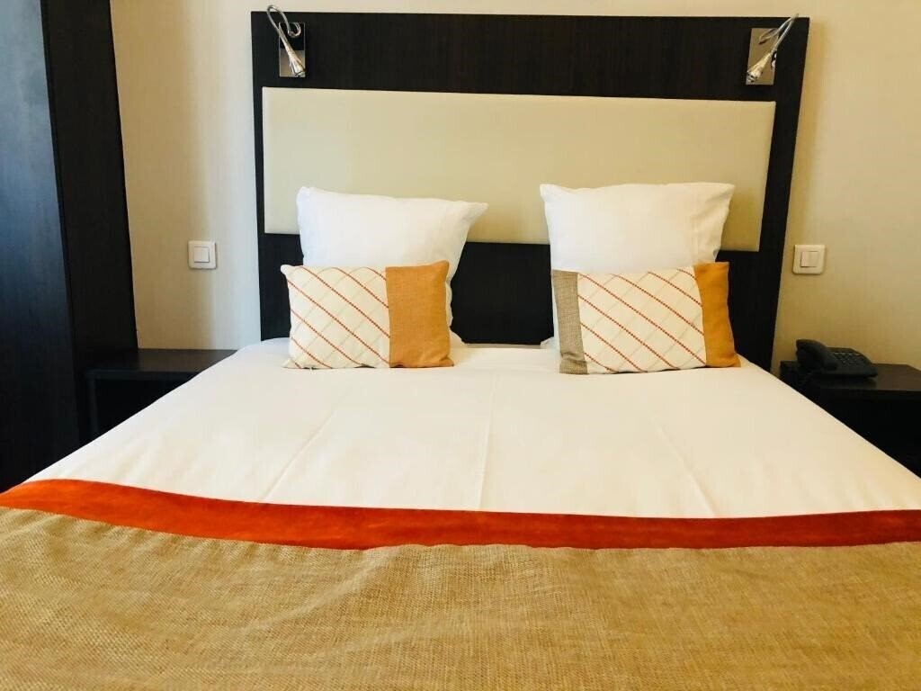 Картинка Corona Rodier 3*