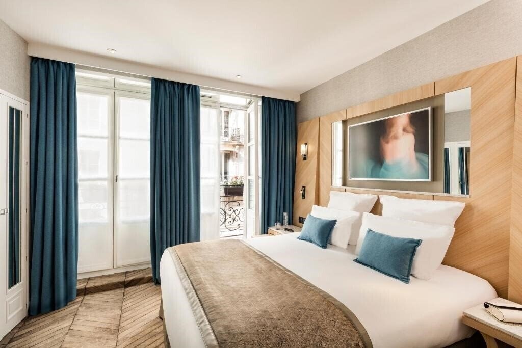 Отель Louvre Saint Honore 4*