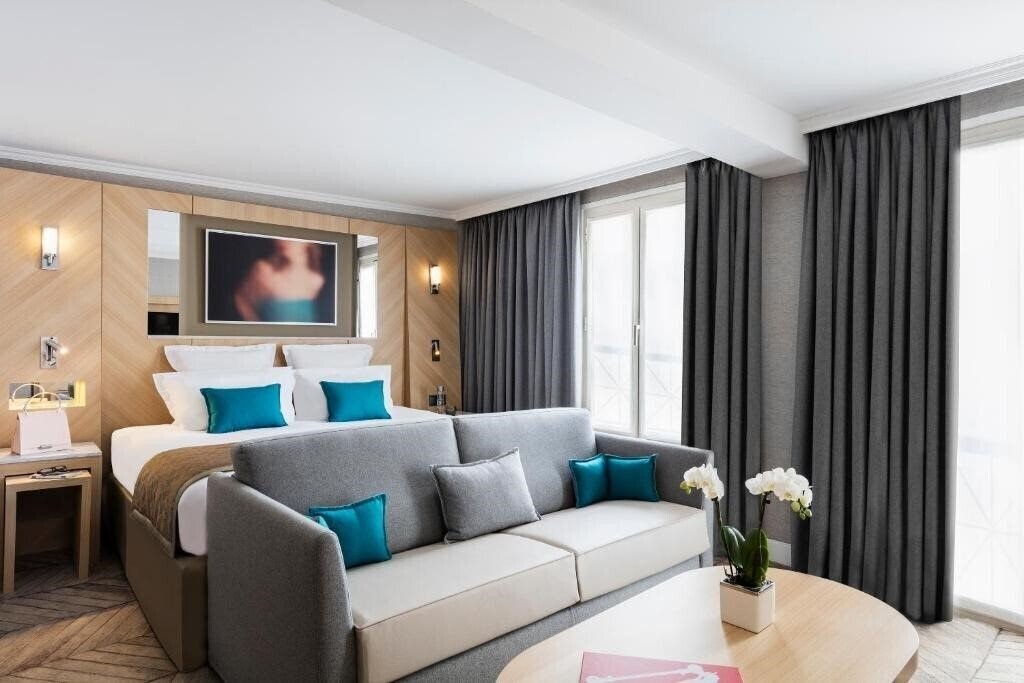 Вид Louvre Saint Honore 4*
