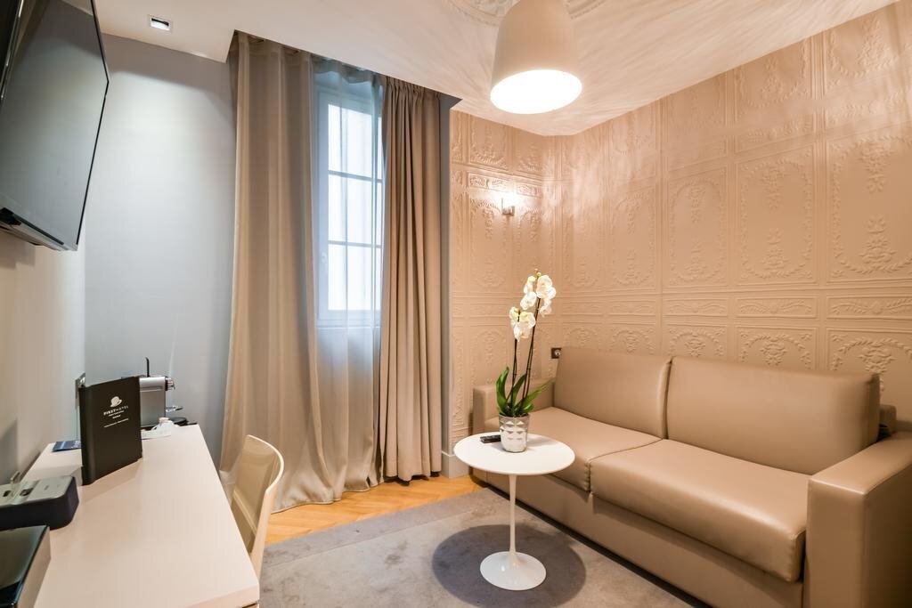 Панорама First Hotel Paris Tour Eiffel 4*