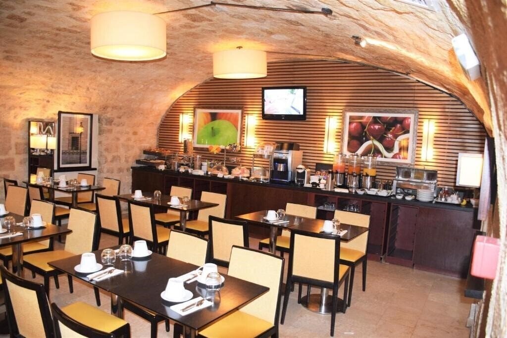 Вид Folkstone Opera Hotel 3*