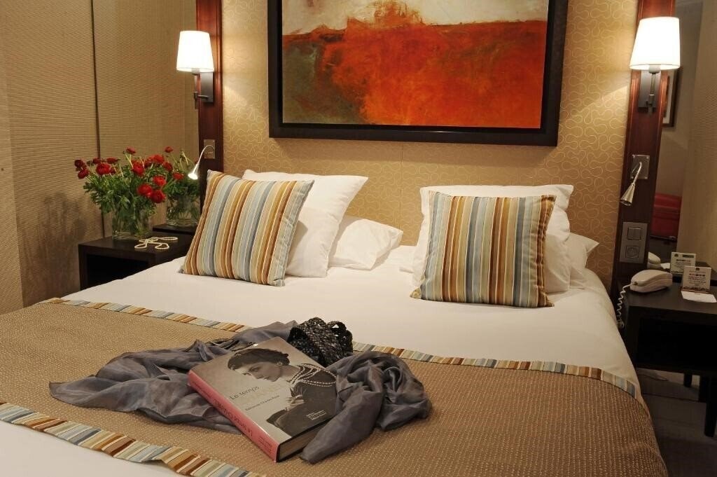 Территория Folkstone Opera Hotel 3*