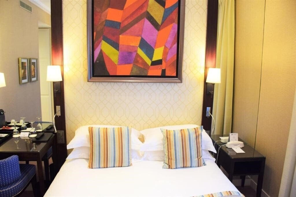 Апартаменты Folkstone Opera Hotel 3*