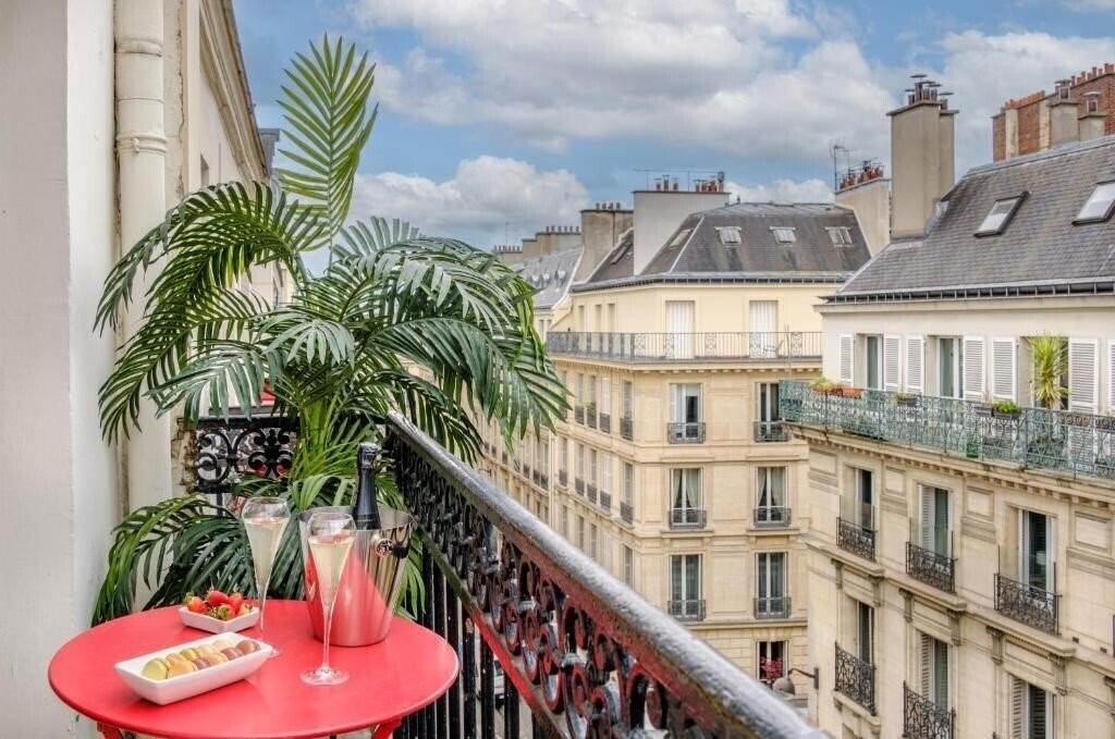 Вид Avalon Paris 2*