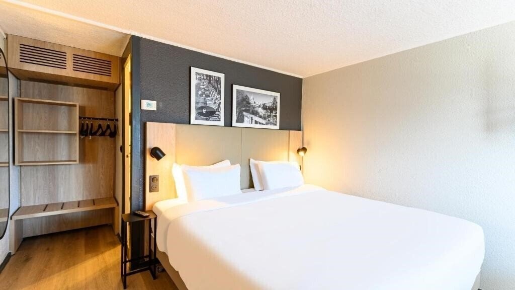 Отель Campanile Torcy 3*