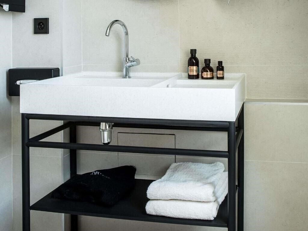 Фотографія Hotel Mercure Paris 17 Batignolles (ex. Mercure Paris 17 Batignolles) 4*