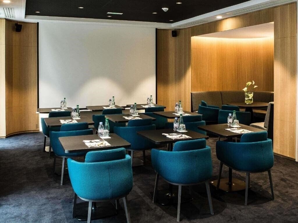 Вид Hotel Mercure Paris 17 Batignolles (ex. Mercure Paris 17 Batignolles) 4*
