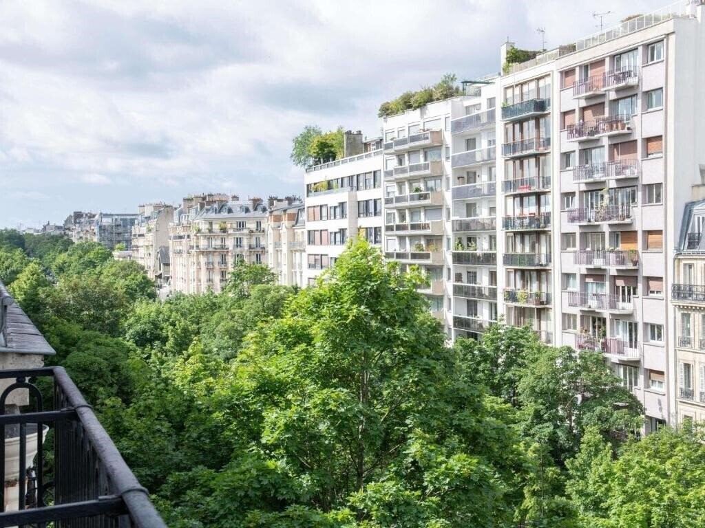 Готель Mercure Paris Montparnasse Raspail 4*