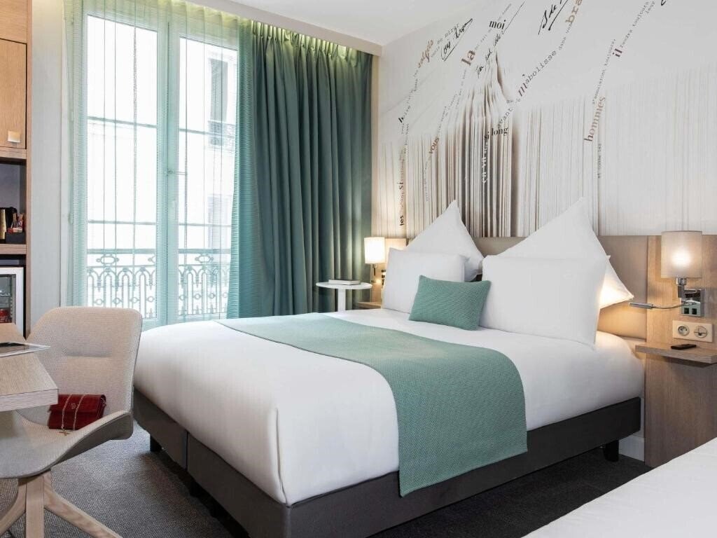 Територія Mercure Paris Montparnasse Raspail 4*