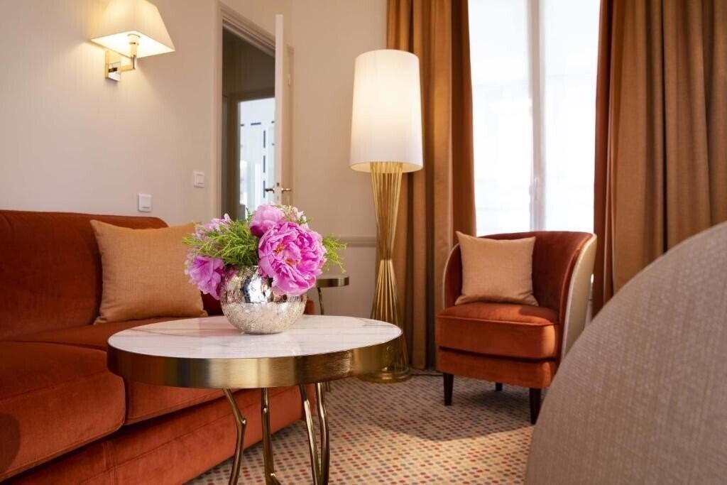 Территория Hotel de Suede Saint Germain 4*