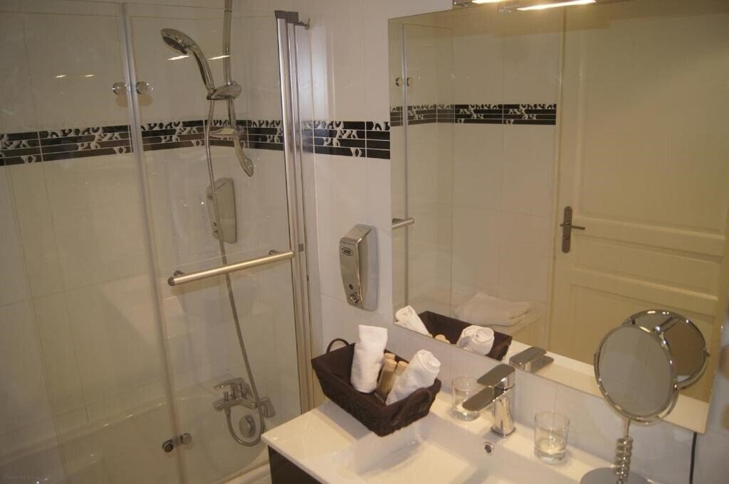 Панорама Hotel Regina Montmartre 3*