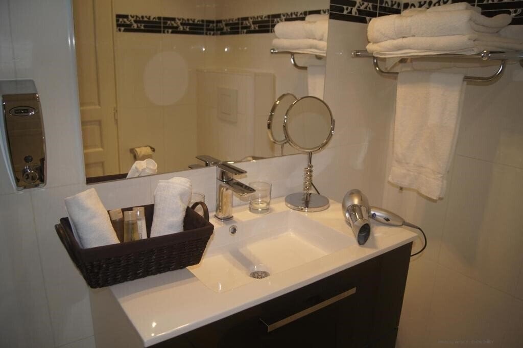 Вид Hotel Regina Montmartre 3*