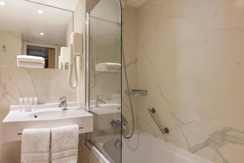 Панорама Hotel Hor Les Lumieres 3*