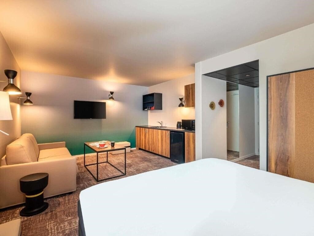Территория Ibis Styles Paris Meteor Avenue d'Italie 3*