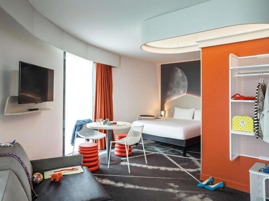 Территория Ibis Styles Paris Charles de Gaulle Airport (ex. Hotel Ibis Styles Paris CDG Airport Roissy) 3*