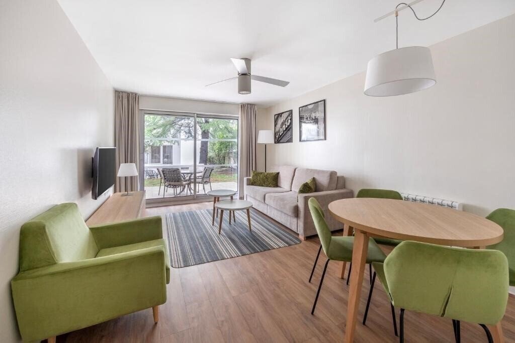 Фотография Royal Regency Paris Vincennes 3*