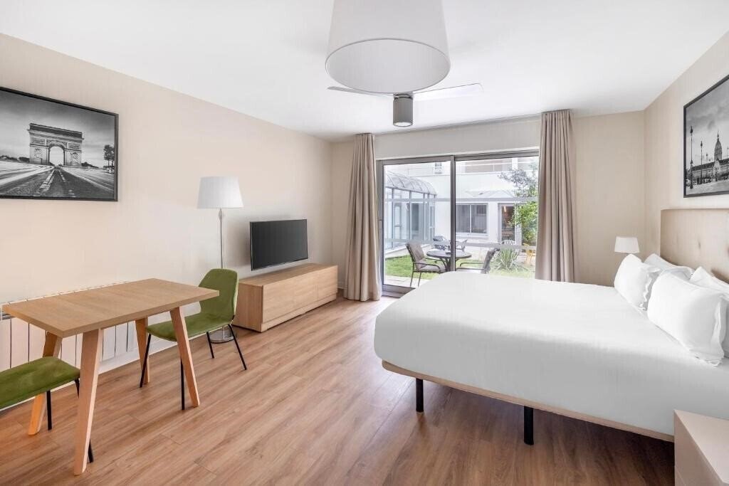 Изображение Royal Regency Paris Vincennes 3*