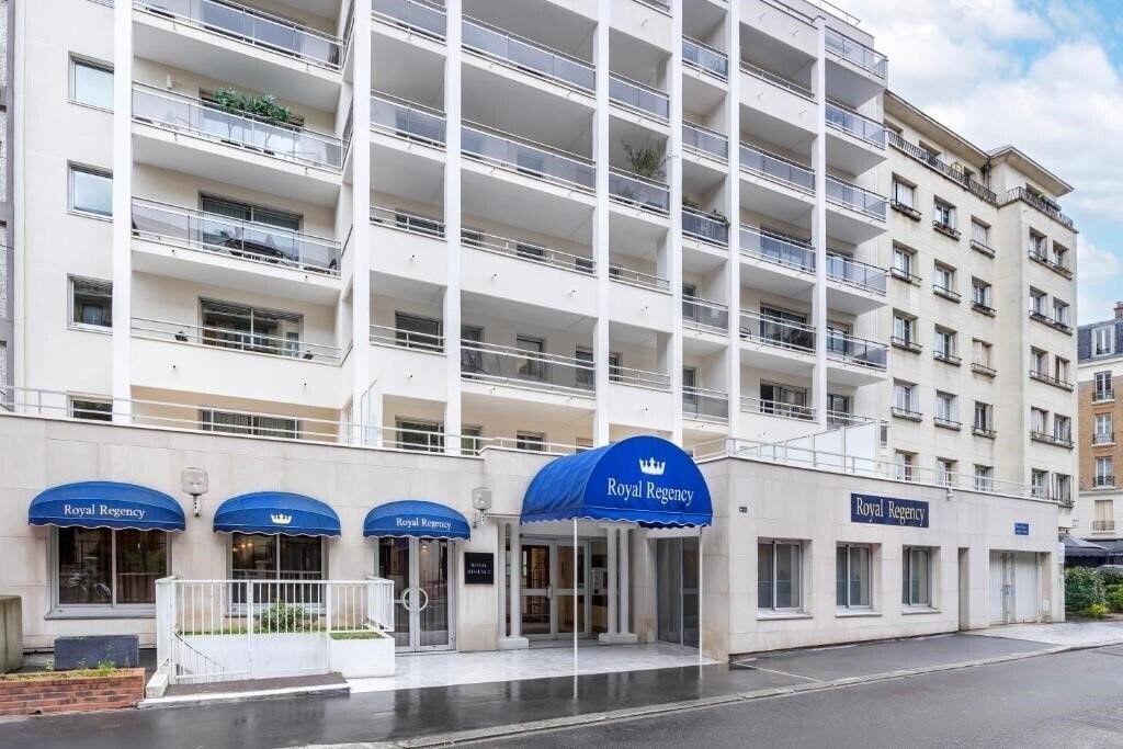 Отель Royal Regency Paris Vincennes 3*