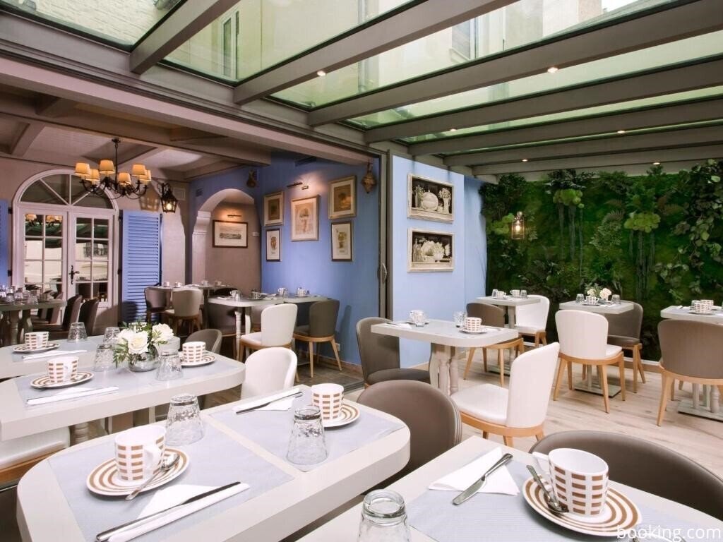 Апартаменты Hotel Daumesnil Vincennes 3*