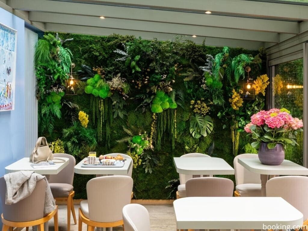 Панорама Hotel Daumesnil Vincennes 3*