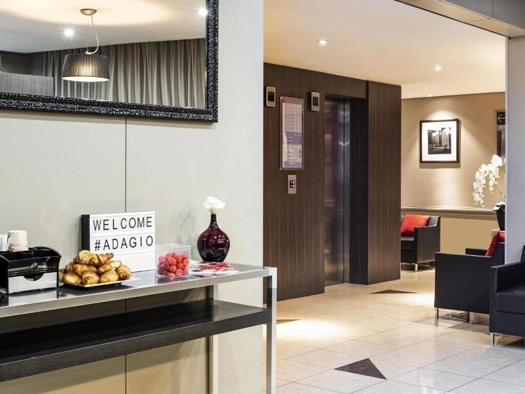 Готель Aparthotel Adagio La Defense Esplanade 3*