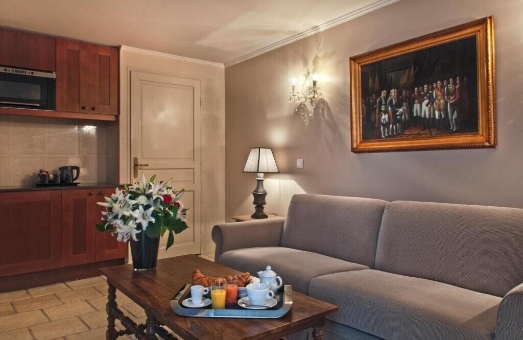 Территория Hotel Albe Bastille 3*