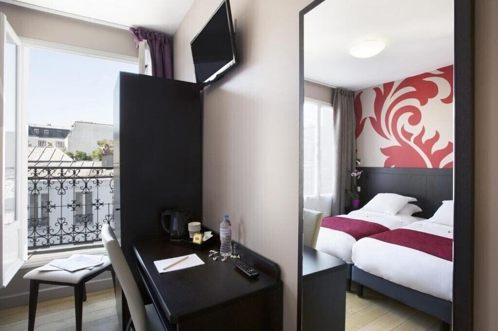 Панорама Hotel Bastille Secret 2*