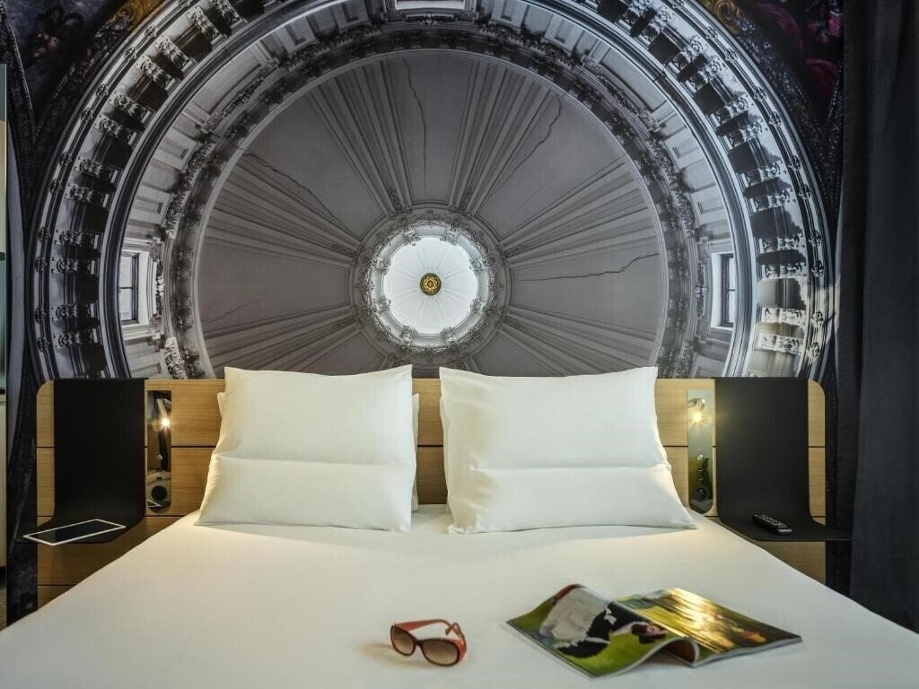 Вид Novotel Paris 20 Belleville 4*