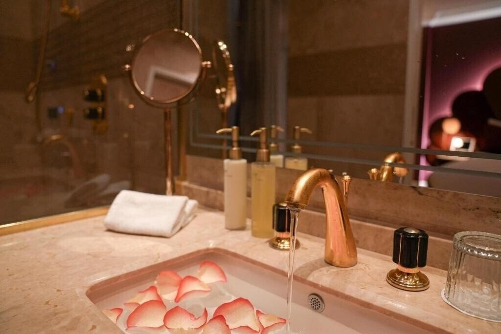 Панорама Paris J'Adore Hotel & SPA 5*