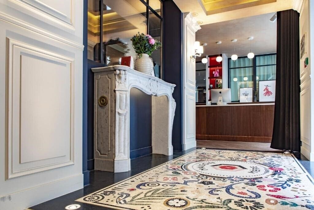 Вид Maison Mere 4*