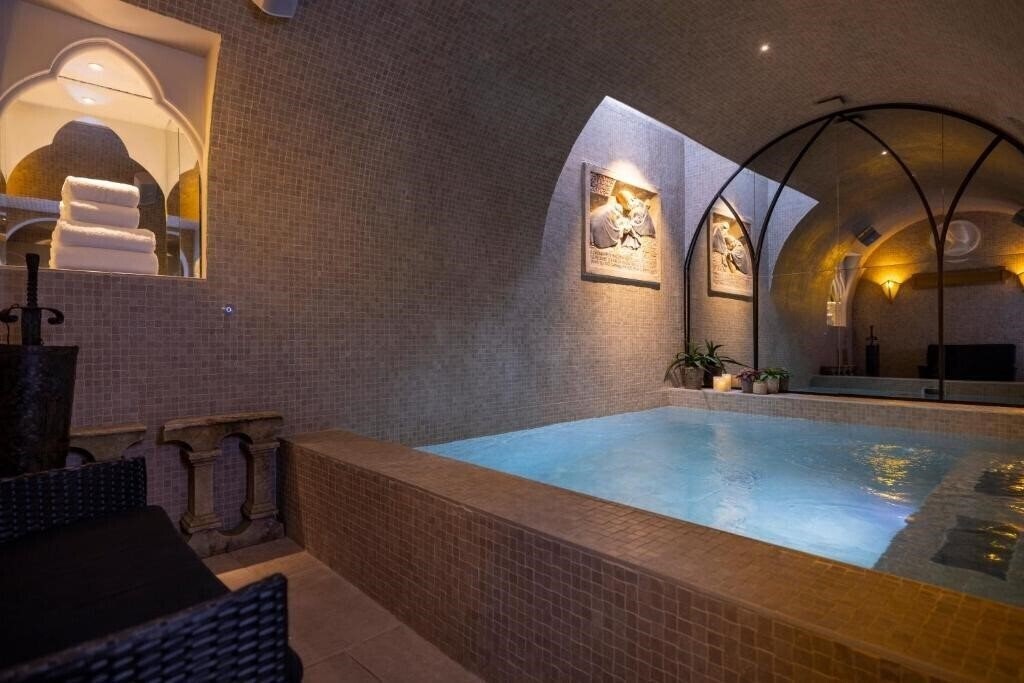 Отель Maison Cardinal Furstemberg 5*