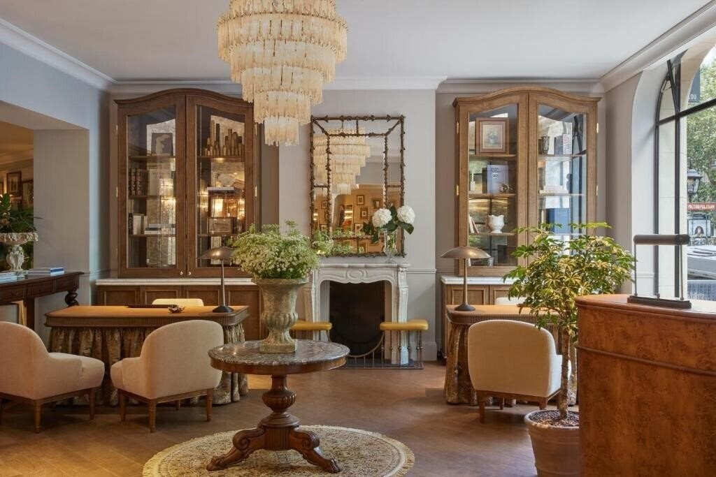 Отель Miiro Le Grand Hotel Cayre 4*