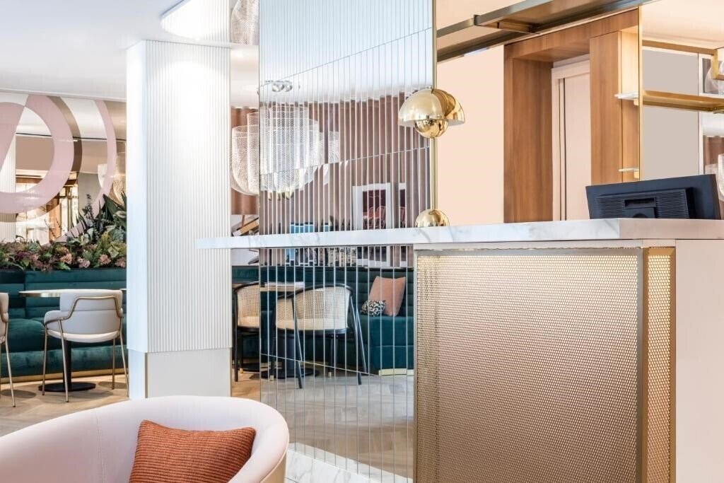 Апартаменты Hotel Parisianer 4*