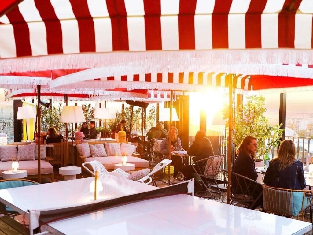Отель Mama Shelter Paris West 3*