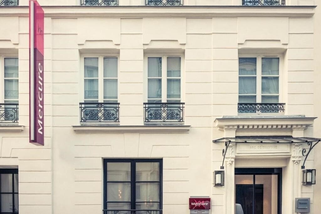 Вид Mercure Paris Arc de Triomphe Wagram Hotel 4*